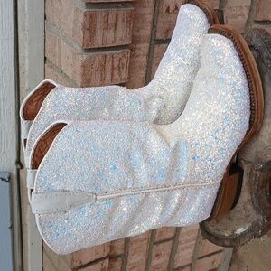 NWT.Kids White Leather W‎ Sparkly Glitter Cowboy(girl) Boots. ,13M